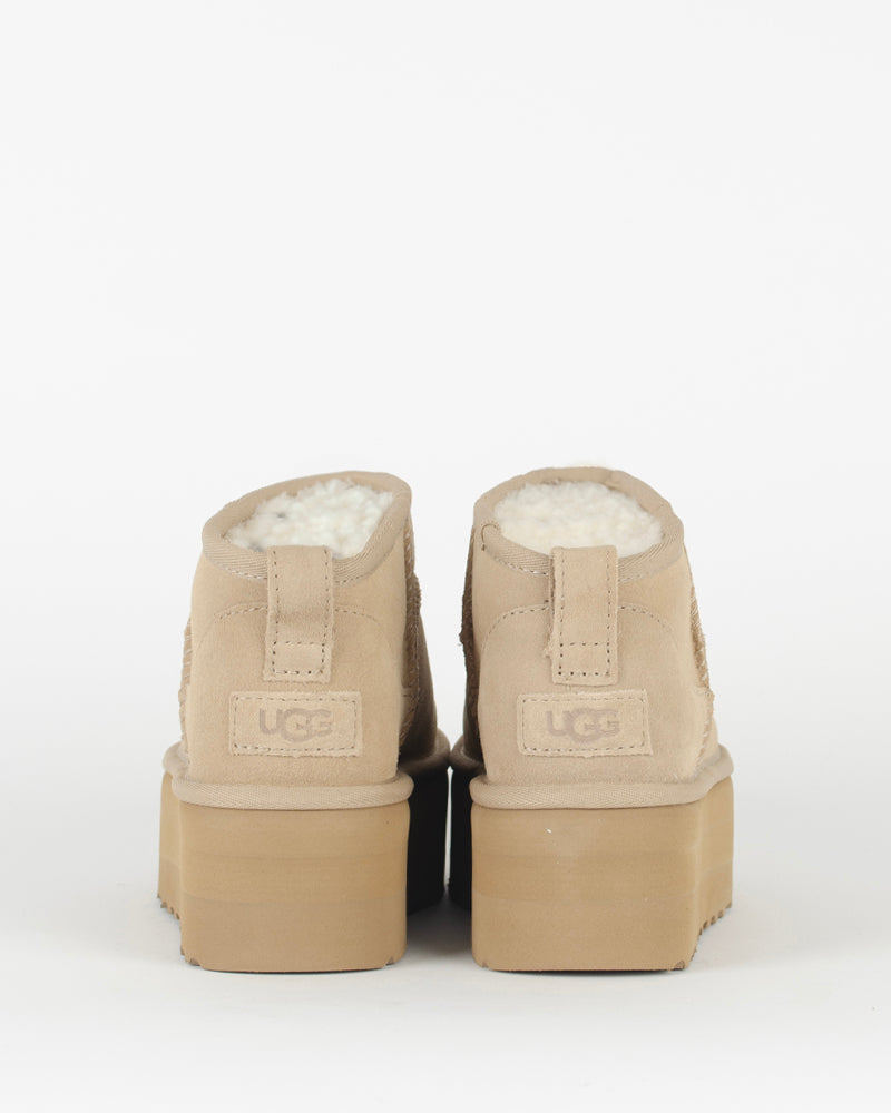 Boots classic ultra mini platform ugg