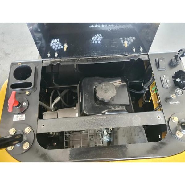 AGT 13.5 HP B&S 1-ton Mini & Small Excavator Micro Crawler Digger, Gasoline, With Thumb Clip For Sale | AGT-QH12