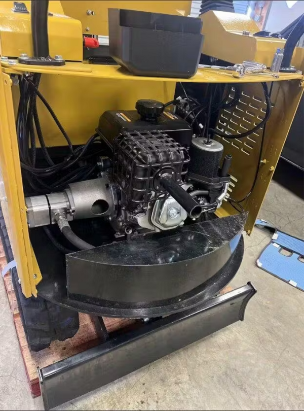AGT 2025 Latest model H15R 1.5 Ton 13.5HP Mini & Small Excavator, With Pilot System Gasoline Yellow Design For Sale| AGT-H15R